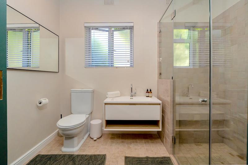 2 Bedroom Property for Sale in Sea Point Western Cape
